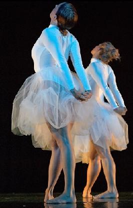 McCaleb Dance in MUSE photo E. Harel Copyright © 2003 All rights reserved.
