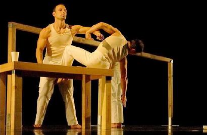 McCaleb Dance in Eric Geigers Post and Lintel -photo  by E. Harel Copyright © 2005 All rights reserved.